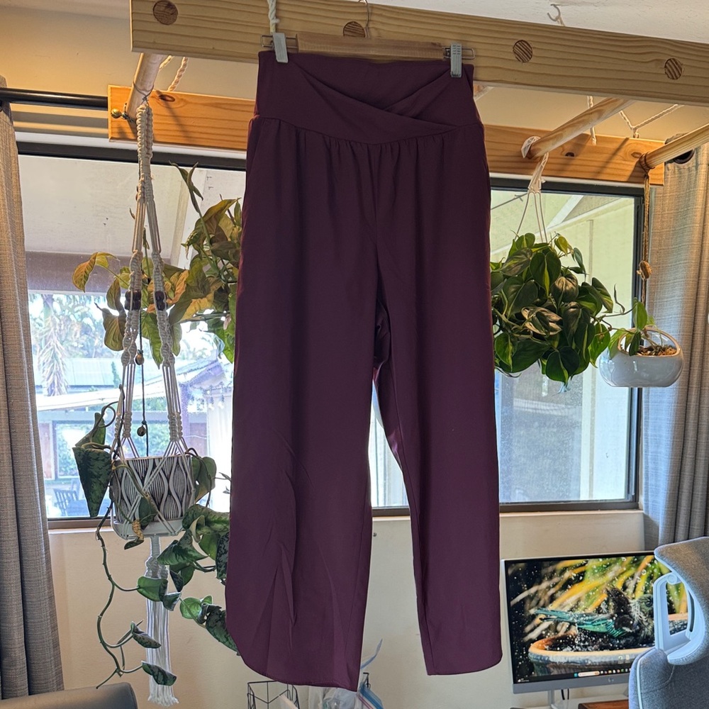 HALARA Women's Deep Burgundy Joggers